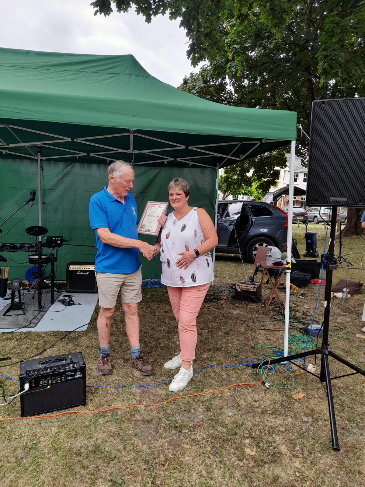 CAMRA presents Hungerford Club with Club of the year award - 2025